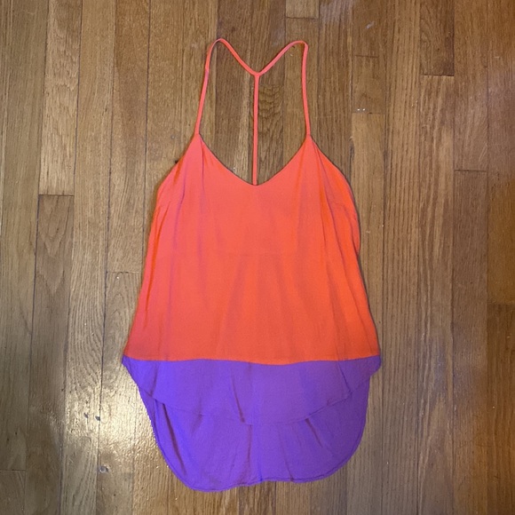Line & Dot Color Block Top - Picture 1 of 6